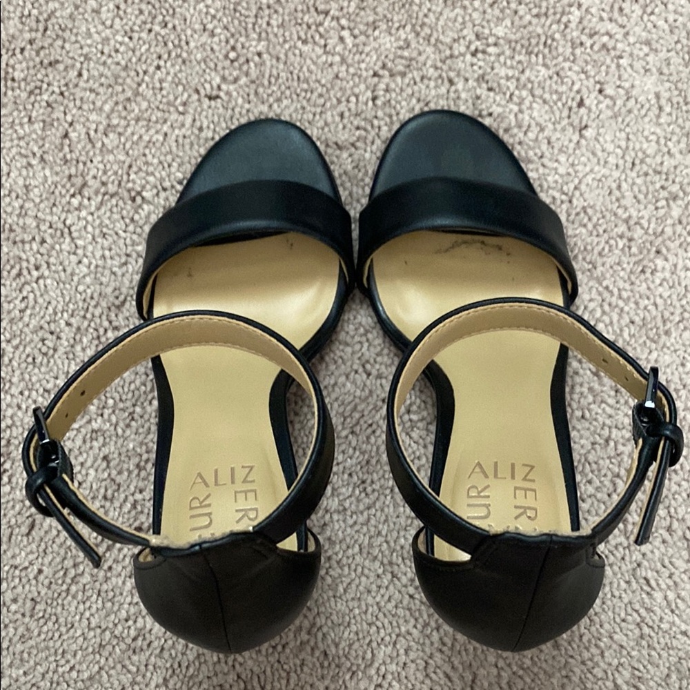 Naturalizer Black Heels Sleek Minimalist Design Size 5 - Picture 15 of 16